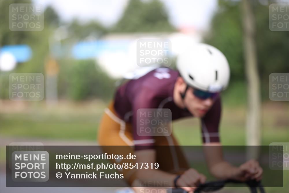 10.08.2025 - GEWOBA Citytriathlon Bremen Yannick Fuchs http://msf.ph/oto/8547319 10.08.2025 12:10:09 Radfahren 607, 628, 710, 830, 1024 meine-sportfotos.de