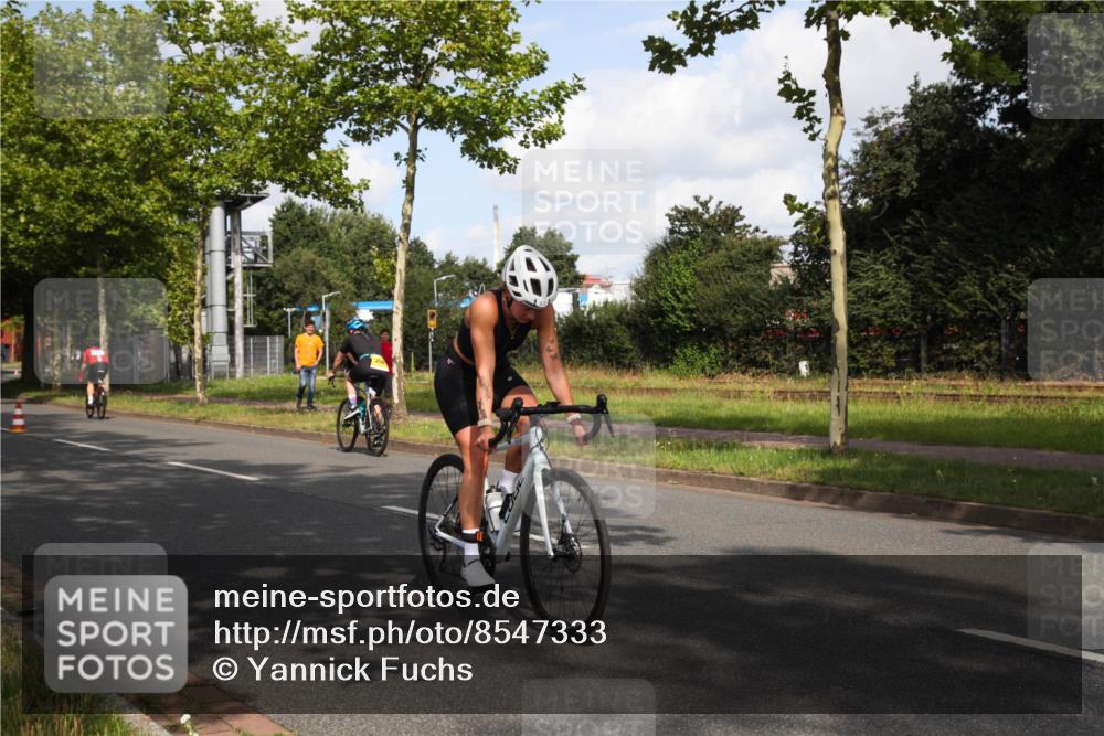 10.08.2025 - GEWOBA Citytriathlon Bremen Yannick Fuchs http://msf.ph/oto/8547333 10.08.2025 10:53:39 Radfahren 83, 442 meine-sportfotos.de
