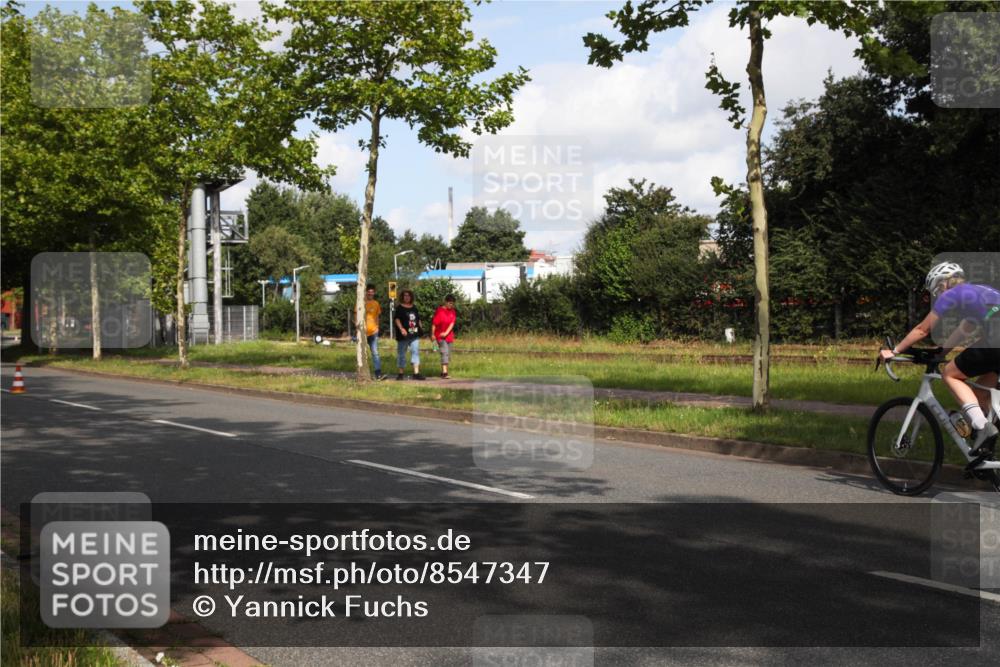 10.08.2025 - GEWOBA Citytriathlon Bremen Yannick Fuchs http://msf.ph/oto/8547347 10.08.2025 10:53:45 Radfahren 83, 442, 512 meine-sportfotos.de