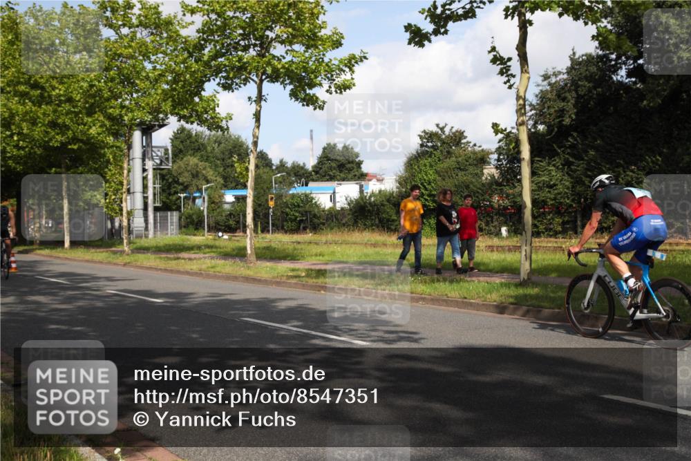 10.08.2025 - GEWOBA Citytriathlon Bremen Yannick Fuchs http://msf.ph/oto/8547351 10.08.2025 10:53:53 Radfahren 109, 359, 442, 512 meine-sportfotos.de