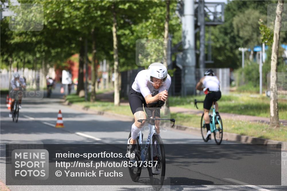 10.08.2025 - GEWOBA Citytriathlon Bremen Yannick Fuchs http://msf.ph/oto/8547357 10.08.2025 12:10:29 Radfahren 629, 644, 647, 656, 710, 722, 730, 755, 889, 1014 meine-sportfotos.de