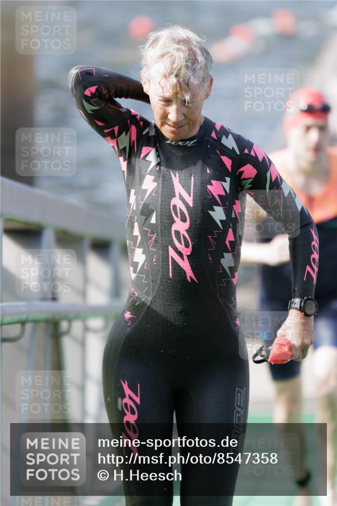 10.08.2025 - GEWOBA Citytriathlon Bremen H.Heesch http://msf.ph/oto/8547358 10.08.2025 10:20:26 Schwimmen 363, 389, 396, 406, 456, 504 meine-sportfotos.de