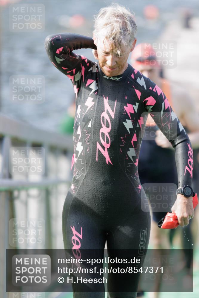 10.08.2025 - GEWOBA Citytriathlon Bremen H.Heesch http://msf.ph/oto/8547371 10.08.2025 10:20:26 Schwimmen 363, 389, 396, 406, 456, 504 meine-sportfotos.de