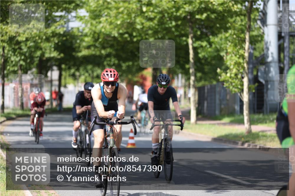 10.08.2025 - GEWOBA Citytriathlon Bremen Yannick Fuchs http://msf.ph/oto/8547390 10.08.2025 12:10:31 Radfahren 629, 644, 647, 656, 710, 712, 722, 730, 755, 819, 889, 1014 meine-sportfotos.de