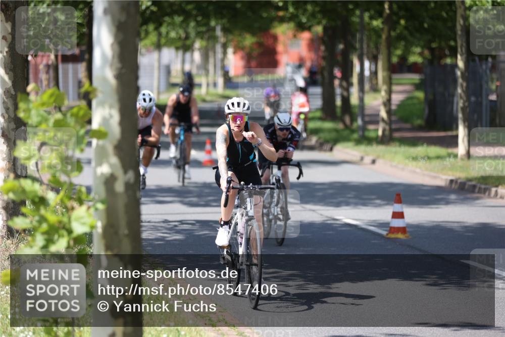 10.08.2025 - GEWOBA Citytriathlon Bremen Yannick Fuchs http://msf.ph/oto/8547406 10.08.2025 13:05:18 Radfahren 587, 622, 641, 645, 659, 884, 916, 928, 943, 958, 1010 meine-sportfotos.de