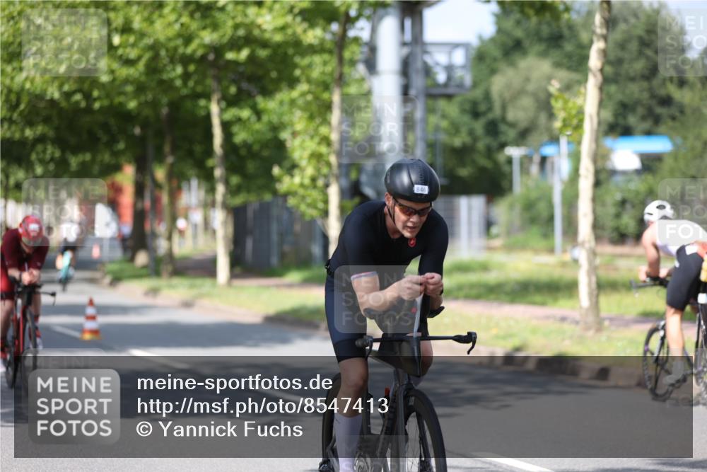 10.08.2025 - GEWOBA Citytriathlon Bremen Yannick Fuchs http://msf.ph/oto/8547413 10.08.2025 12:10:32 Radfahren 629, 644, 647, 656, 710, 712, 722, 730, 748, 755, 819, 889, 1014 meine-sportfotos.de