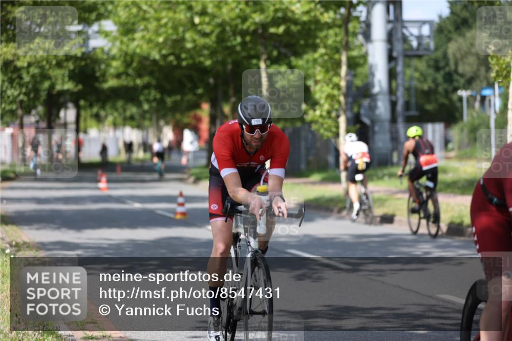 10.08.2025 - GEWOBA Citytriathlon Bremen Yannick Fuchs http://msf.ph/oto/8547431 10.08.2025 12:10:33 Radfahren 622, 629, 644, 647, 656, 710, 712, 722, 730, 748, 755, 819, 889, 1014 meine-sportfotos.de