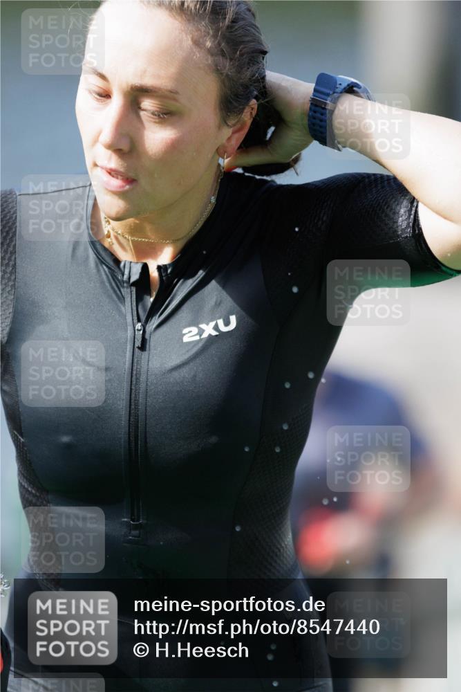 10.08.2025 - GEWOBA Citytriathlon Bremen H.Heesch http://msf.ph/oto/8547440 10.08.2025 10:20:39 Schwimmen 389, 394, 396, 473 meine-sportfotos.de