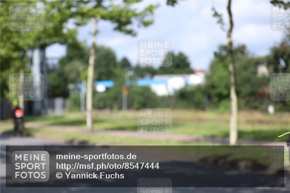10.08.2025 - GEWOBA Citytriathlon Bremen Yannick Fuchs http://msf.ph/oto/8547444 10.08.2025 12:10:34 Radfahren 622, 629, 644, 647, 656, 659, 712, 722, 730, 748, 755, 819, 889, 1014 meine-sportfotos.de