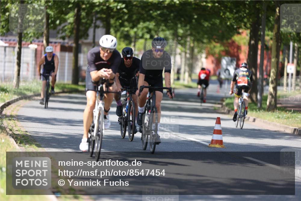 10.08.2025 - GEWOBA Citytriathlon Bremen Yannick Fuchs http://msf.ph/oto/8547454 10.08.2025 13:05:36 Radfahren 615, 627, 659, 746, 809, 876, 897, 943 meine-sportfotos.de