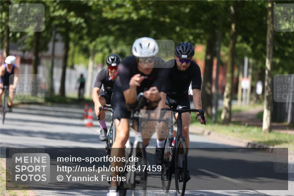 10.08.2025 - GEWOBA Citytriathlon Bremen Yannick Fuchs http://msf.ph/oto/8547459 10.08.2025 13:05:36 Radfahren 615, 627, 659, 746, 809, 876, 897, 943 meine-sportfotos.de