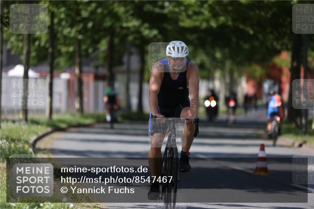 10.08.2025 - GEWOBA Citytriathlon Bremen Yannick Fuchs http://msf.ph/oto/8547467 10.08.2025 13:05:39 Radfahren 615, 616, 627, 659, 746, 809, 857, 876, 897 meine-sportfotos.de