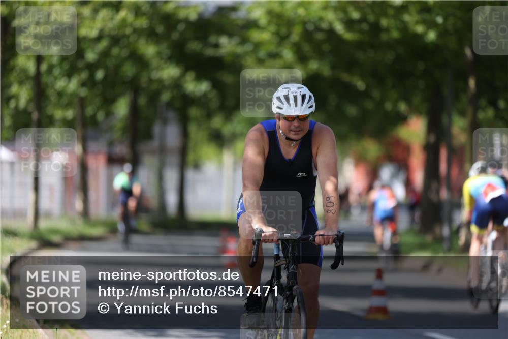10.08.2025 - GEWOBA Citytriathlon Bremen Yannick Fuchs http://msf.ph/oto/8547471 10.08.2025 13:05:40 Radfahren 615, 616, 627, 659, 746, 809, 857, 876, 897 meine-sportfotos.de