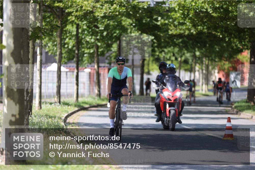 10.08.2025 - GEWOBA Citytriathlon Bremen Yannick Fuchs http://msf.ph/oto/8547475 10.08.2025 13:05:44 Radfahren 573, 615, 616, 627, 746, 793, 809, 857, 876, 897, 981 meine-sportfotos.de