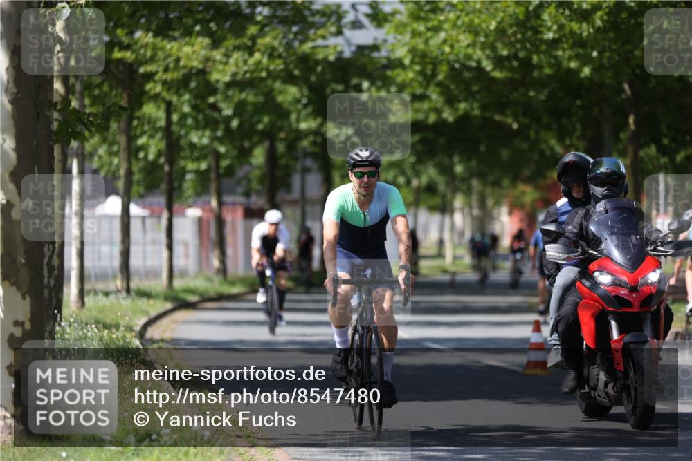 10.08.2025 - GEWOBA Citytriathlon Bremen Yannick Fuchs http://msf.ph/oto/8547480 10.08.2025 13:05:45 Radfahren 573, 615, 616, 627, 630, 746, 793, 809, 857, 876, 897, 981 meine-sportfotos.de