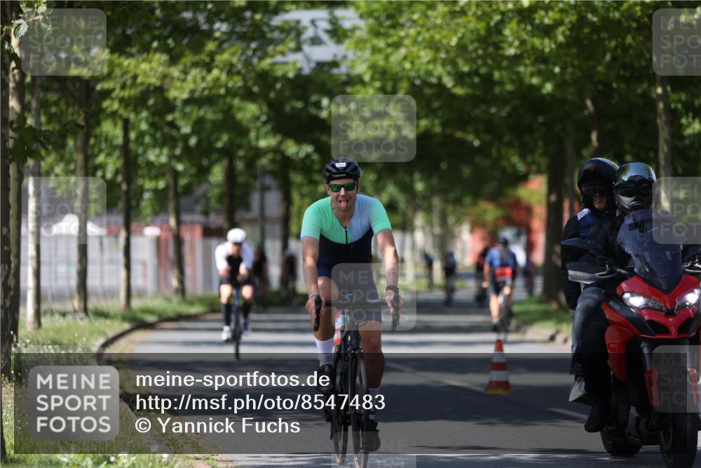 10.08.2025 - GEWOBA Citytriathlon Bremen Yannick Fuchs http://msf.ph/oto/8547483 10.08.2025 13:05:45 Radfahren 573, 615, 616, 627, 630, 746, 793, 809, 857, 876, 897, 981 meine-sportfotos.de