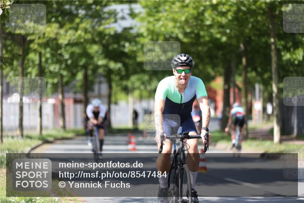 10.08.2025 - GEWOBA Citytriathlon Bremen Yannick Fuchs http://msf.ph/oto/8547484 10.08.2025 13:05:46 Radfahren 573, 615, 616, 627, 630, 746, 767, 793, 809, 857, 876, 897, 981 meine-sportfotos.de