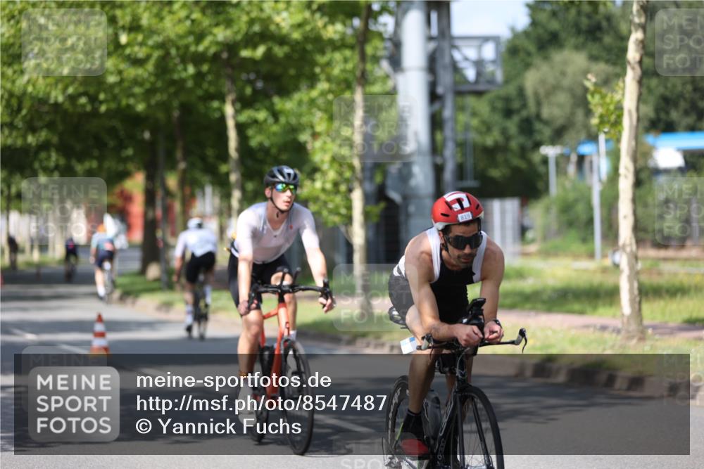 10.08.2025 - GEWOBA Citytriathlon Bremen Yannick Fuchs http://msf.ph/oto/8547487 10.08.2025 12:10:43 Radfahren 573, 622, 629, 644, 647, 651, 656, 659, 685, 712, 716, 722, 730, 748, 755, 819, 889, 898, 1014 meine-sportfotos.de