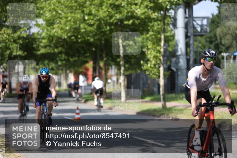10.08.2025 - GEWOBA Citytriathlon Bremen Yannick Fuchs http://msf.ph/oto/8547491 10.08.2025 12:10:44 Radfahren 573, 622, 629, 644, 647, 651, 656, 659, 685, 712, 716, 722, 730, 748, 755, 819, 889, 898, 1014 meine-sportfotos.de