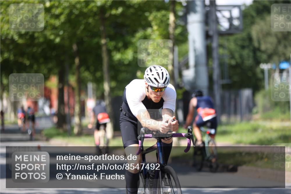 10.08.2025 - GEWOBA Citytriathlon Bremen Yannick Fuchs http://msf.ph/oto/8547492 10.08.2025 13:05:48 Radfahren 573, 615, 616, 627, 630, 746, 767, 793, 809, 857, 876, 897, 981 meine-sportfotos.de