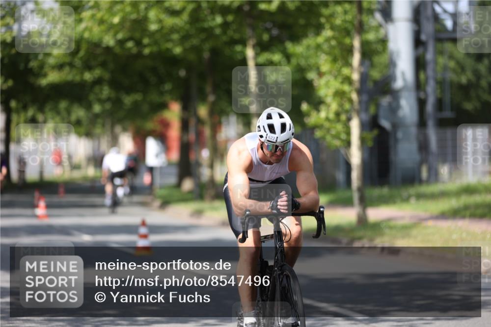 10.08.2025 - GEWOBA Citytriathlon Bremen Yannick Fuchs http://msf.ph/oto/8547496 10.08.2025 12:10:45 Radfahren 573, 622, 629, 644, 651, 656, 659, 685, 712, 716, 722, 730, 748, 755, 819, 898, 1014 meine-sportfotos.de