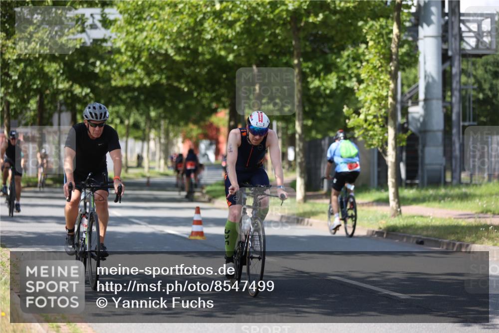10.08.2025 - GEWOBA Citytriathlon Bremen Yannick Fuchs http://msf.ph/oto/8547499 10.08.2025 13:05:52 Radfahren 573, 616, 630, 746, 767, 793, 857, 948, 981 meine-sportfotos.de