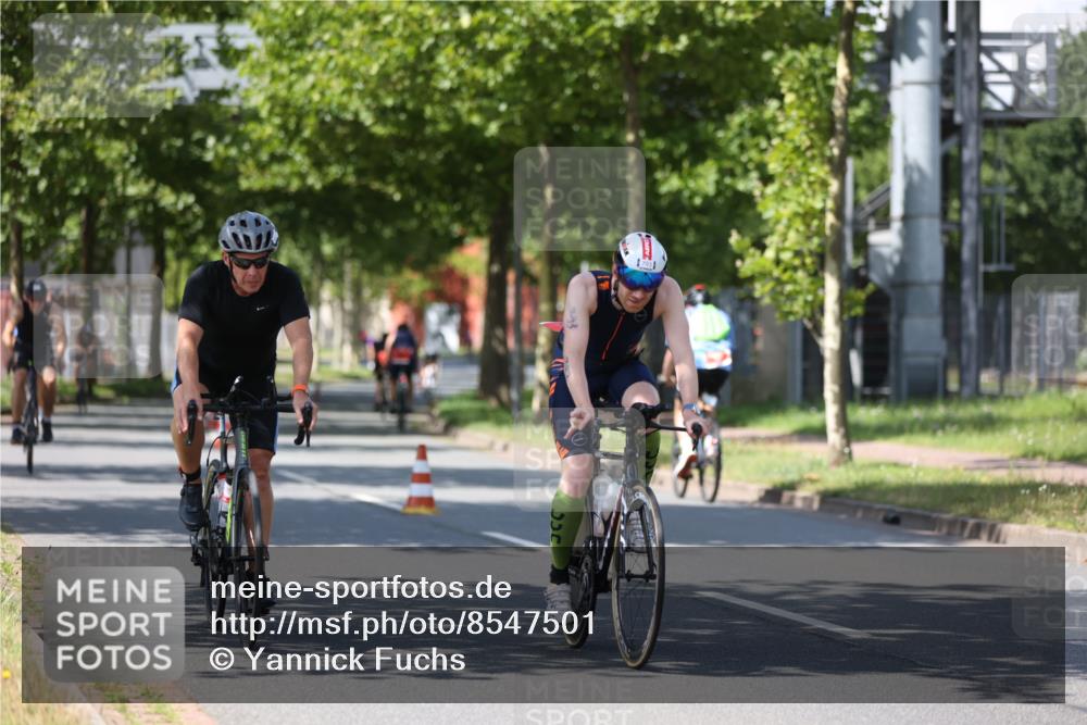 10.08.2025 - GEWOBA Citytriathlon Bremen Yannick Fuchs http://msf.ph/oto/8547501 10.08.2025 13:05:52 Radfahren 573, 616, 630, 746, 767, 793, 857, 948, 981 meine-sportfotos.de