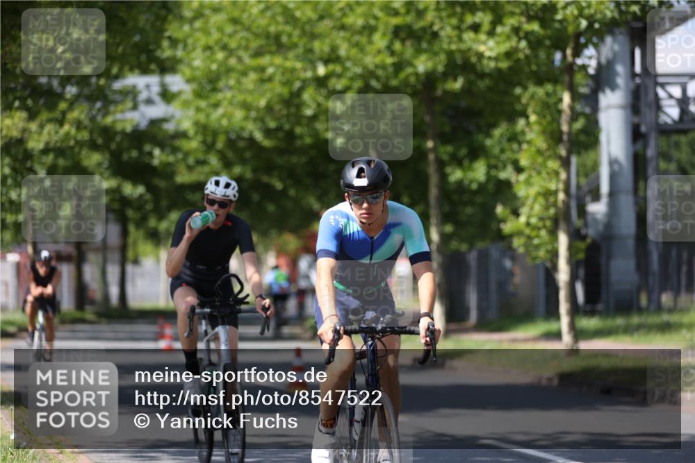 10.08.2025 - GEWOBA Citytriathlon Bremen Yannick Fuchs http://msf.ph/oto/8547522 10.08.2025 13:05:56 Radfahren 573, 616, 630, 767, 793, 857, 918, 948, 981 meine-sportfotos.de