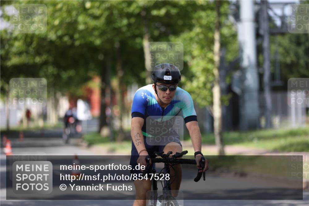 10.08.2025 - GEWOBA Citytriathlon Bremen Yannick Fuchs http://msf.ph/oto/8547528 10.08.2025 12:10:51 Radfahren 573, 622, 625, 629, 651, 656, 659, 685, 712, 716, 722, 748, 812, 819, 898 meine-sportfotos.de