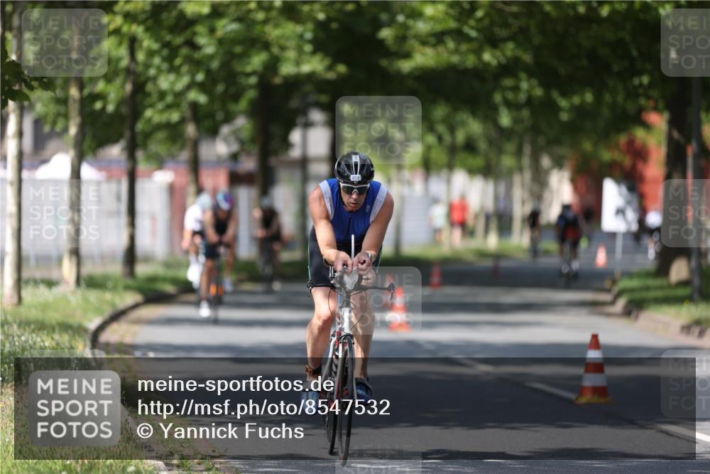 10.08.2025 - GEWOBA Citytriathlon Bremen Yannick Fuchs http://msf.ph/oto/8547532 10.08.2025 12:10:52 Radfahren 573, 622, 625, 629, 651, 659, 685, 712, 716, 722, 748, 800, 812, 819, 898 meine-sportfotos.de