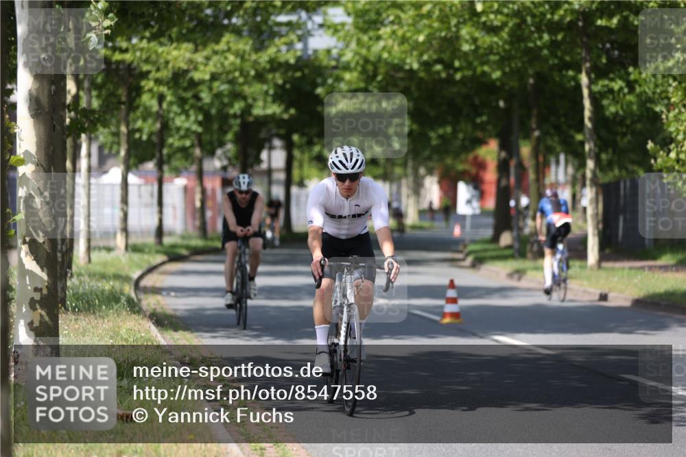 10.08.2025 - GEWOBA Citytriathlon Bremen Yannick Fuchs http://msf.ph/oto/8547558 10.08.2025 12:10:56 Radfahren 573, 622, 625, 651, 659, 669, 685, 687, 716, 748, 800, 812, 819, 898 meine-sportfotos.de