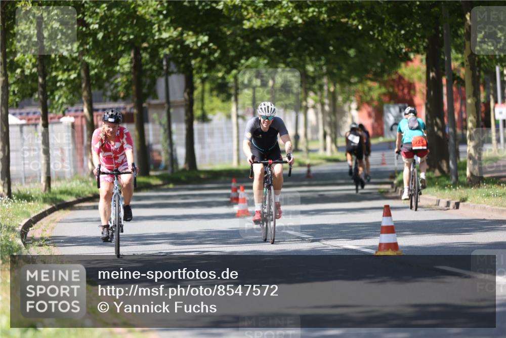 10.08.2025 - GEWOBA Citytriathlon Bremen Yannick Fuchs http://msf.ph/oto/8547572 10.08.2025 13:06:10 Radfahren 630, 682, 741, 767, 918, 948, 962, 1026 meine-sportfotos.de
