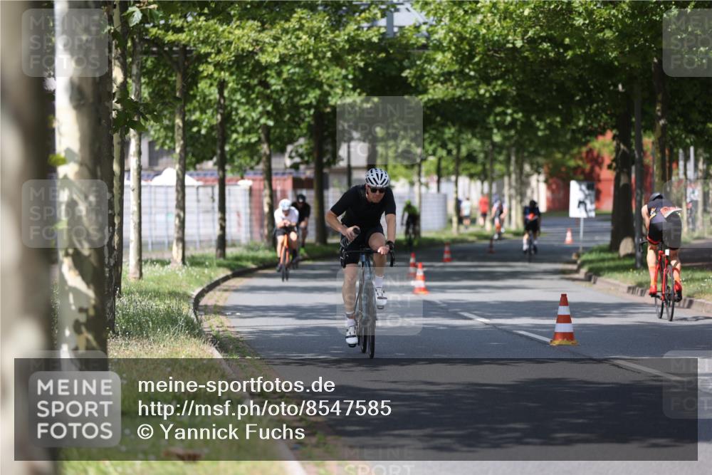 10.08.2025 - GEWOBA Citytriathlon Bremen Yannick Fuchs http://msf.ph/oto/8547585 10.08.2025 12:11:01 Radfahren 573, 625, 651, 669, 679, 685, 687, 716, 800, 812, 835, 898 meine-sportfotos.de