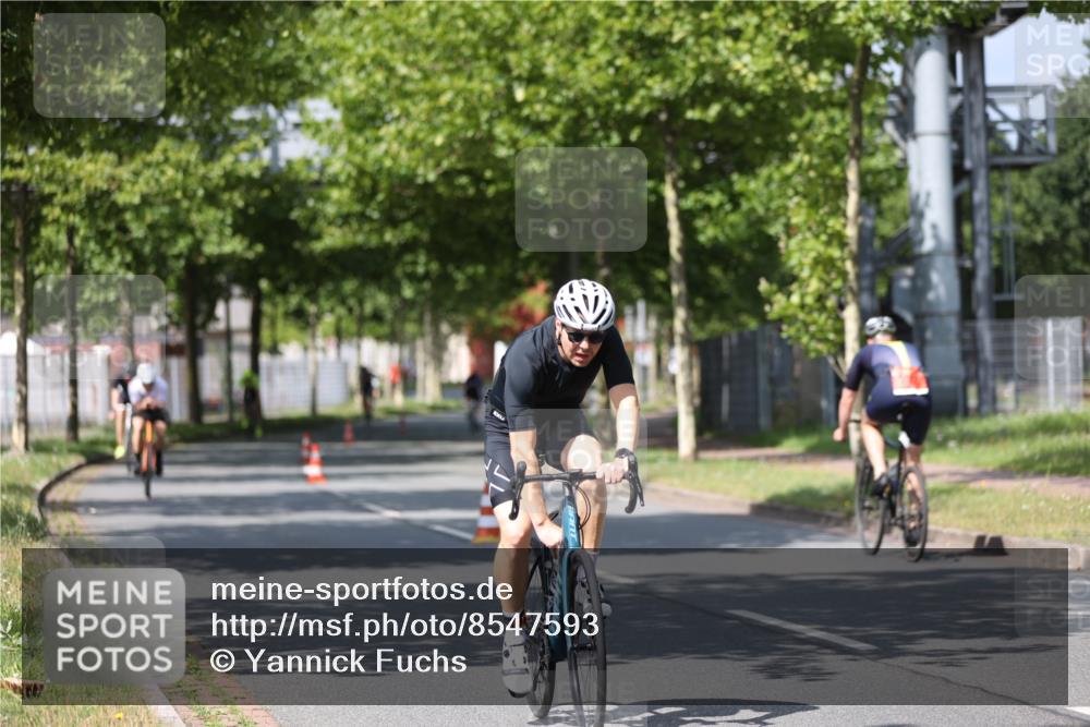 10.08.2025 - GEWOBA Citytriathlon Bremen Yannick Fuchs http://msf.ph/oto/8547593 10.08.2025 12:11:02 Radfahren 573, 625, 651, 669, 679, 687, 716, 800, 812, 835, 898 meine-sportfotos.de