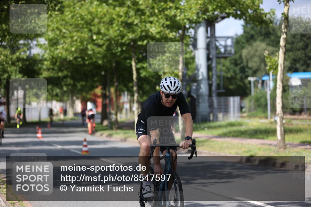 10.08.2025 - GEWOBA Citytriathlon Bremen Yannick Fuchs http://msf.ph/oto/8547597 10.08.2025 12:11:03 Radfahren 573, 625, 651, 669, 679, 687, 716, 800, 812, 835, 898 meine-sportfotos.de