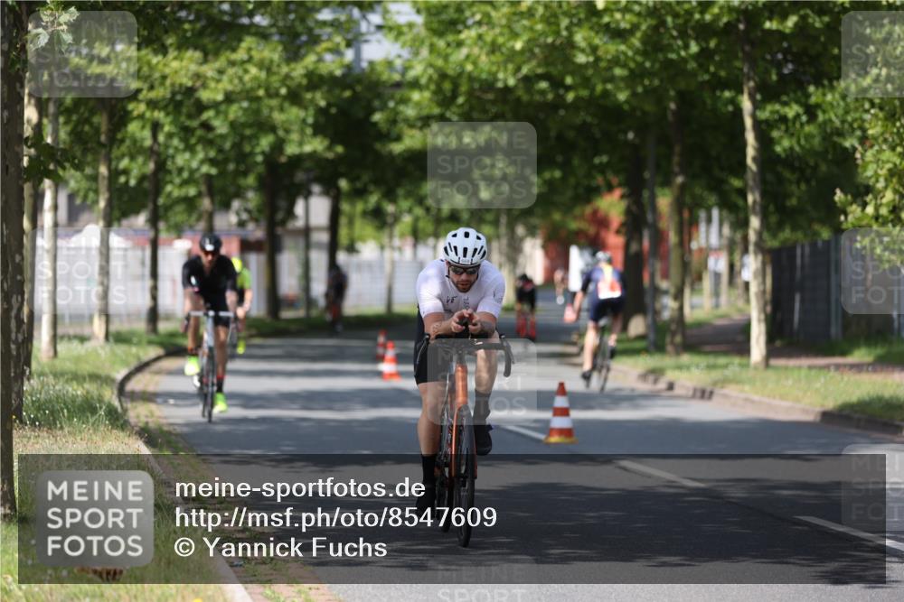 10.08.2025 - GEWOBA Citytriathlon Bremen Yannick Fuchs http://msf.ph/oto/8547609 10.08.2025 12:11:05 Radfahren 625, 669, 679, 687, 716, 800, 812, 835, 898 meine-sportfotos.de