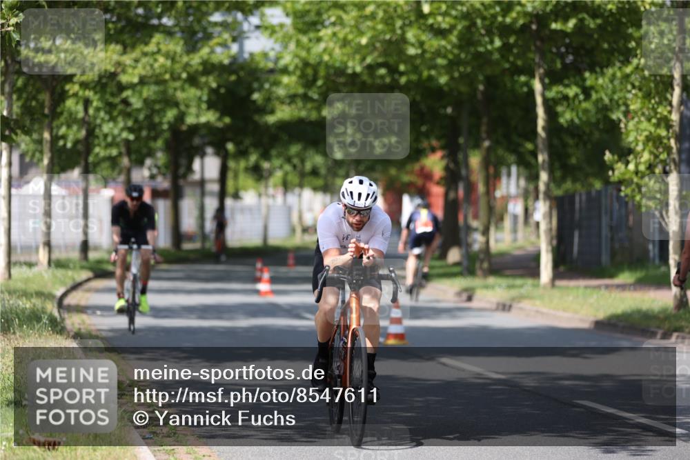10.08.2025 - GEWOBA Citytriathlon Bremen Yannick Fuchs http://msf.ph/oto/8547611 10.08.2025 12:11:05 Radfahren 625, 669, 679, 687, 716, 800, 812, 835, 898 meine-sportfotos.de