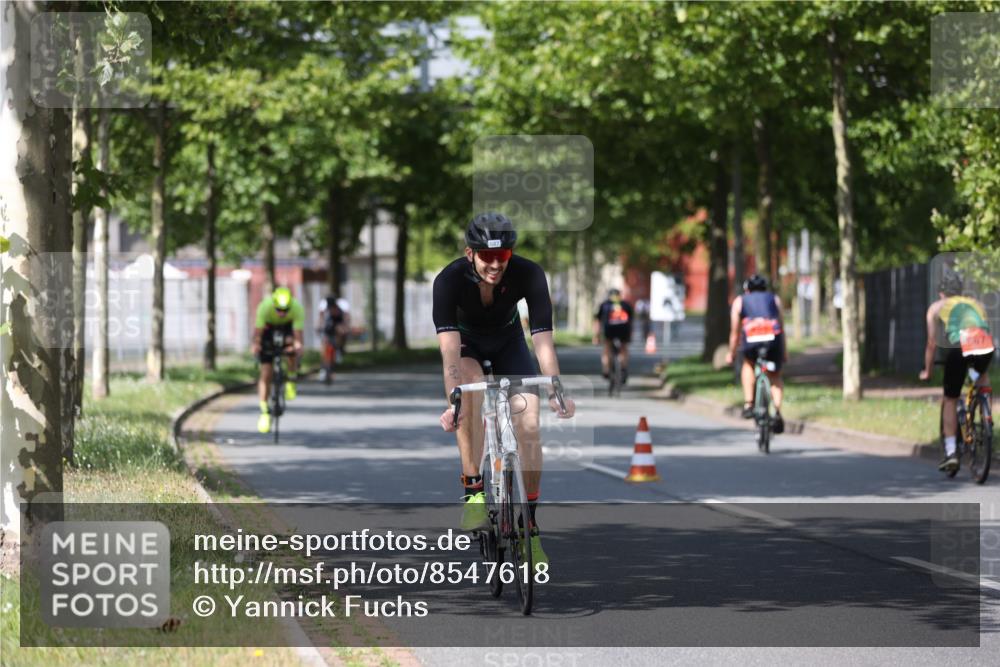 10.08.2025 - GEWOBA Citytriathlon Bremen Yannick Fuchs http://msf.ph/oto/8547618 10.08.2025 12:11:06 Radfahren 625, 669, 679, 687, 716, 800, 812, 835, 898 meine-sportfotos.de