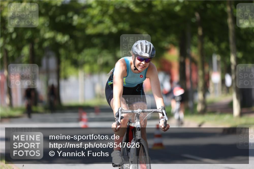 10.08.2025 - GEWOBA Citytriathlon Bremen Yannick Fuchs http://msf.ph/oto/8547626 10.08.2025 13:06:36 Radfahren 621, 655, 699, 732, 788, 840, 856, 867, 914, 927 meine-sportfotos.de