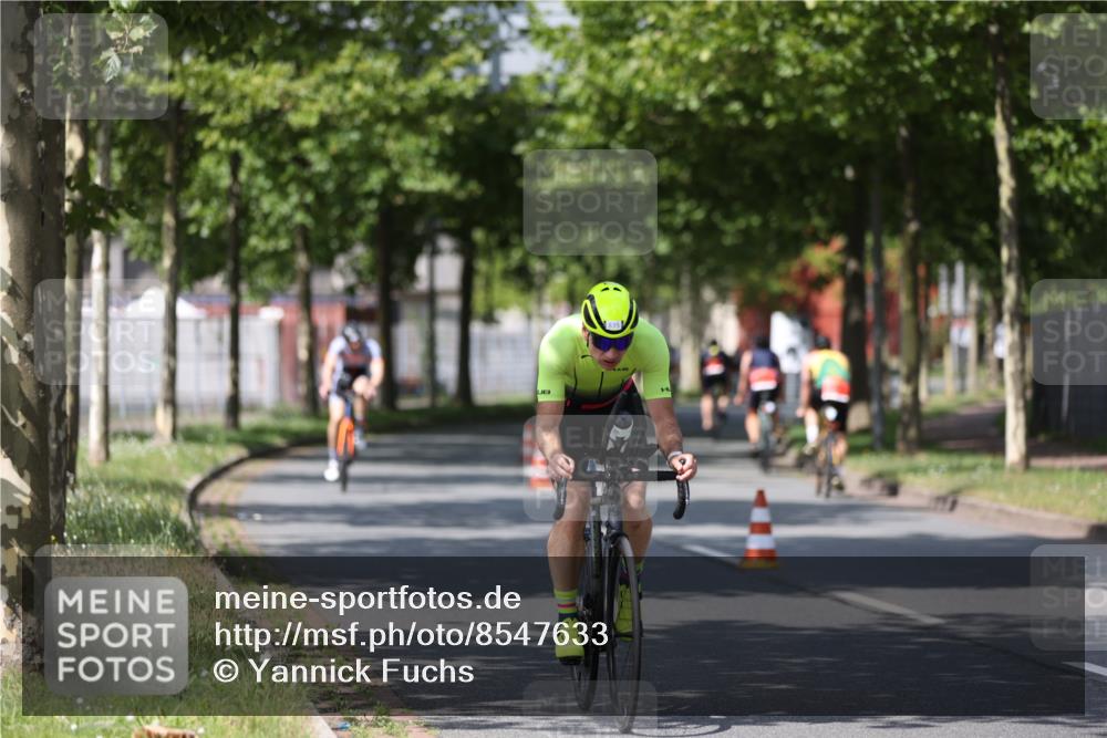 10.08.2025 - GEWOBA Citytriathlon Bremen Yannick Fuchs http://msf.ph/oto/8547633 10.08.2025 12:11:08 Radfahren 575, 625, 669, 679, 687, 713, 716, 800, 812, 835 meine-sportfotos.de