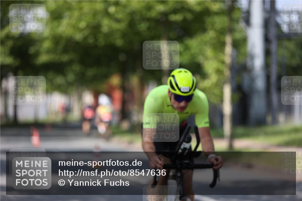 10.08.2025 - GEWOBA Citytriathlon Bremen Yannick Fuchs http://msf.ph/oto/8547636 10.08.2025 12:11:09 Radfahren 575, 625, 669, 679, 687, 713, 800, 812, 835 meine-sportfotos.de