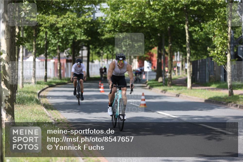 10.08.2025 - GEWOBA Citytriathlon Bremen Yannick Fuchs http://msf.ph/oto/8547657 10.08.2025 12:11:18 Radfahren 575, 645, 669, 679, 687, 713, 835 meine-sportfotos.de