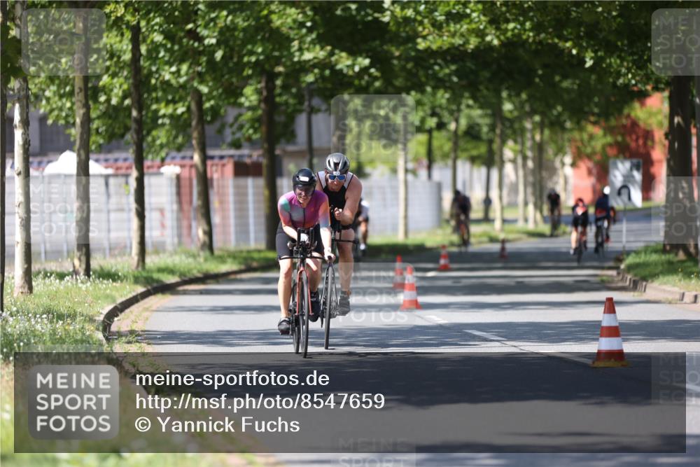 10.08.2025 - GEWOBA Citytriathlon Bremen Yannick Fuchs http://msf.ph/oto/8547659 10.08.2025 13:06:45 Radfahren 638, 679, 699, 732, 788, 867, 914, 927 meine-sportfotos.de