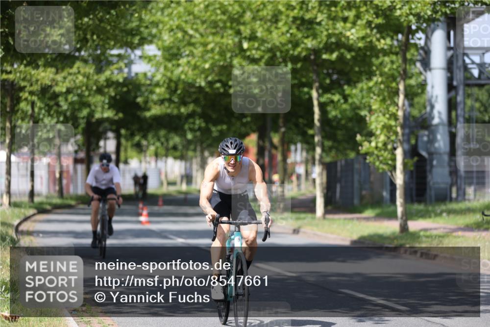 10.08.2025 - GEWOBA Citytriathlon Bremen Yannick Fuchs http://msf.ph/oto/8547661 10.08.2025 12:11:18 Radfahren 575, 645, 669, 679, 687, 713, 835 meine-sportfotos.de