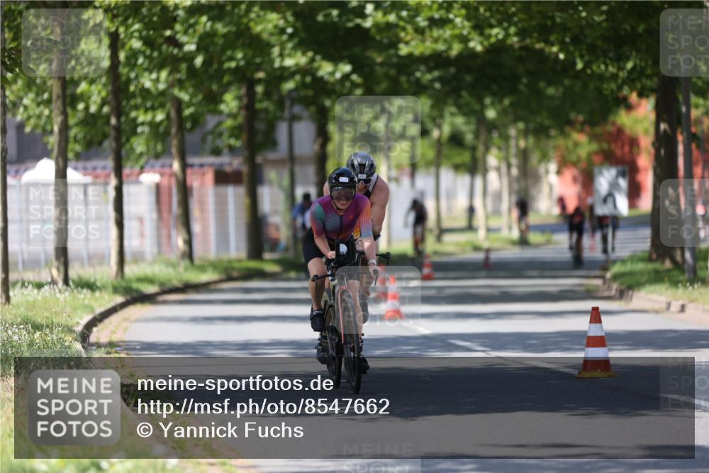 10.08.2025 - GEWOBA Citytriathlon Bremen Yannick Fuchs http://msf.ph/oto/8547662 10.08.2025 13:06:45 Radfahren 638, 679, 699, 732, 788, 867, 914, 927 meine-sportfotos.de