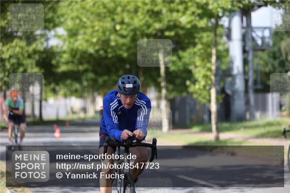 10.08.2025 - GEWOBA Citytriathlon Bremen Yannick Fuchs http://msf.ph/oto/8547723 10.08.2025 12:11:33 Radfahren 578, 583, 645, 713, 894, 1038 meine-sportfotos.de