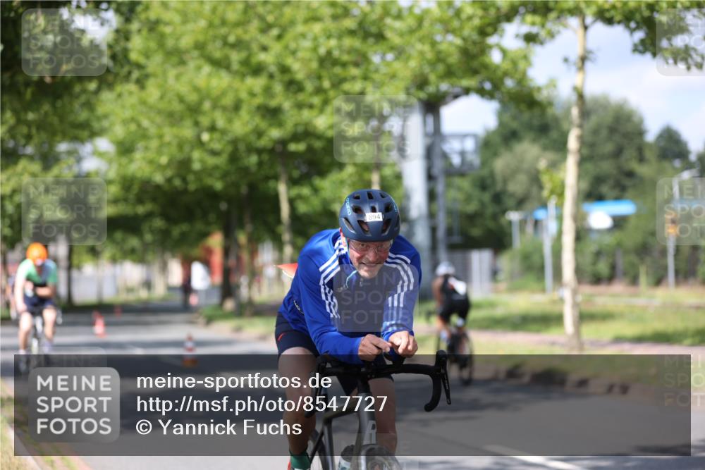 10.08.2025 - GEWOBA Citytriathlon Bremen Yannick Fuchs http://msf.ph/oto/8547727 10.08.2025 12:11:34 Radfahren 578, 583, 645, 894, 1038 meine-sportfotos.de
