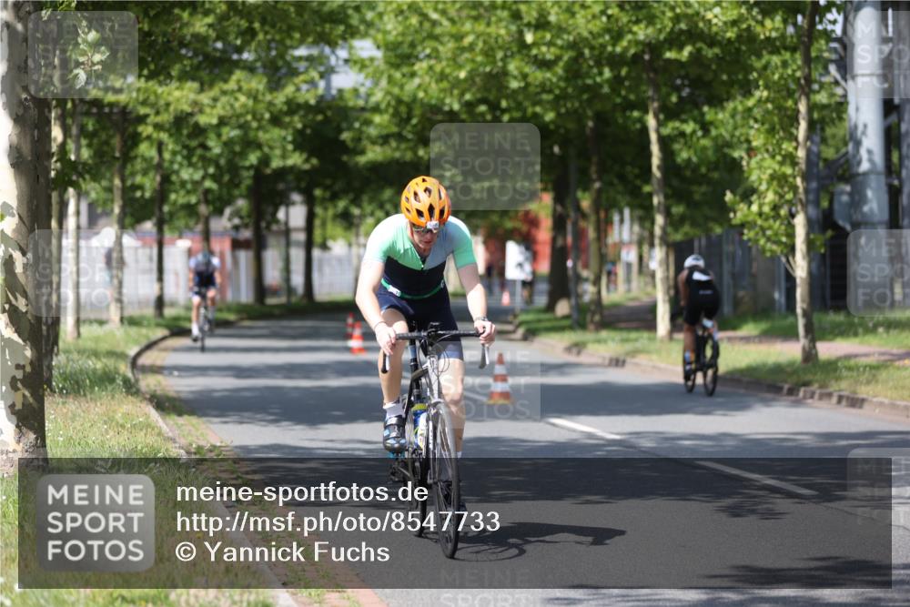 10.08.2025 - GEWOBA Citytriathlon Bremen Yannick Fuchs http://msf.ph/oto/8547733 10.08.2025 12:11:35 Radfahren 578, 583, 645, 752, 894, 1038 meine-sportfotos.de