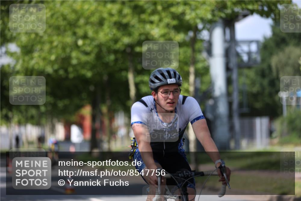 10.08.2025 - GEWOBA Citytriathlon Bremen Yannick Fuchs http://msf.ph/oto/8547756 10.08.2025 12:11:39 Radfahren 578, 583, 752, 894, 1038 meine-sportfotos.de