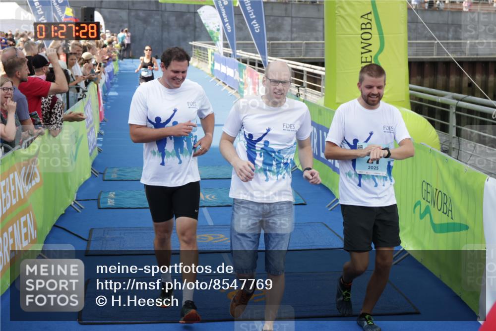 10.08.2025 - GEWOBA Citytriathlon Bremen H.Heesch http://msf.ph/oto/8547769 10.08.2025 11:31:10 Ziel 21, 75 meine-sportfotos.de